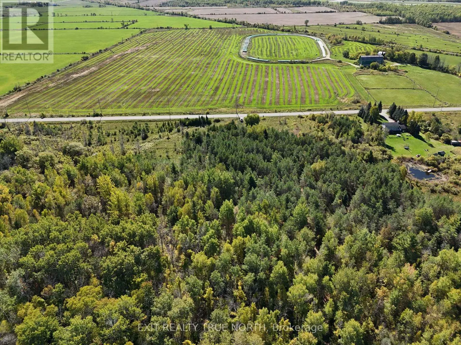 6696 33/34 NOTTAWASAGA SIDE ROAD