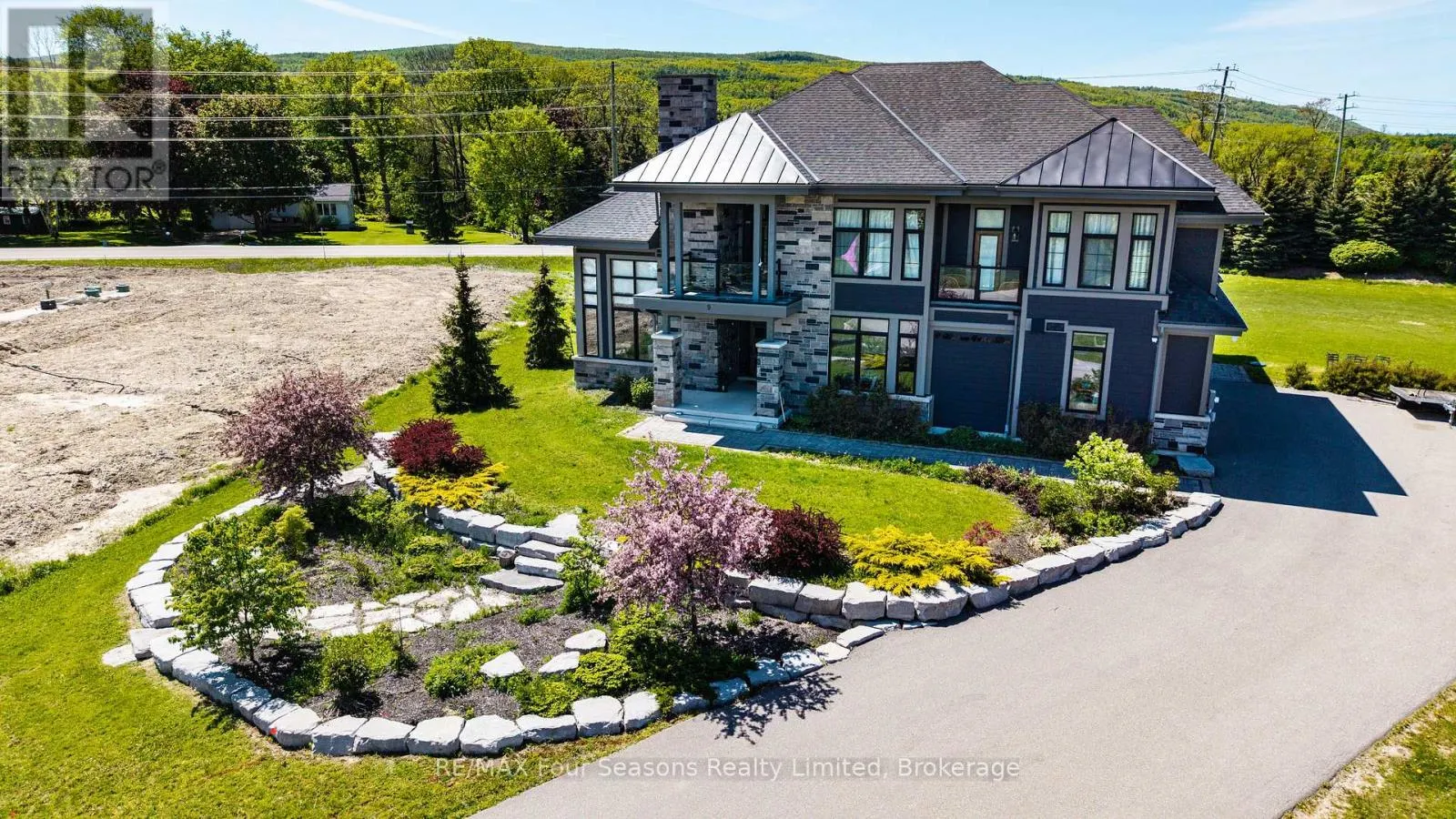 9 WINDROSE VALLEY BOULEVARD