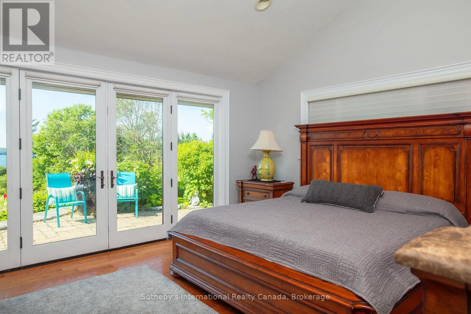 2533 RIDGE ROAD W