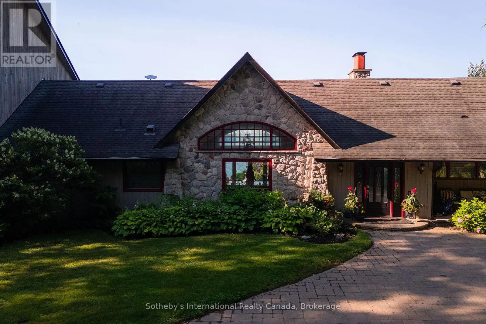 2533 RIDGE ROAD W