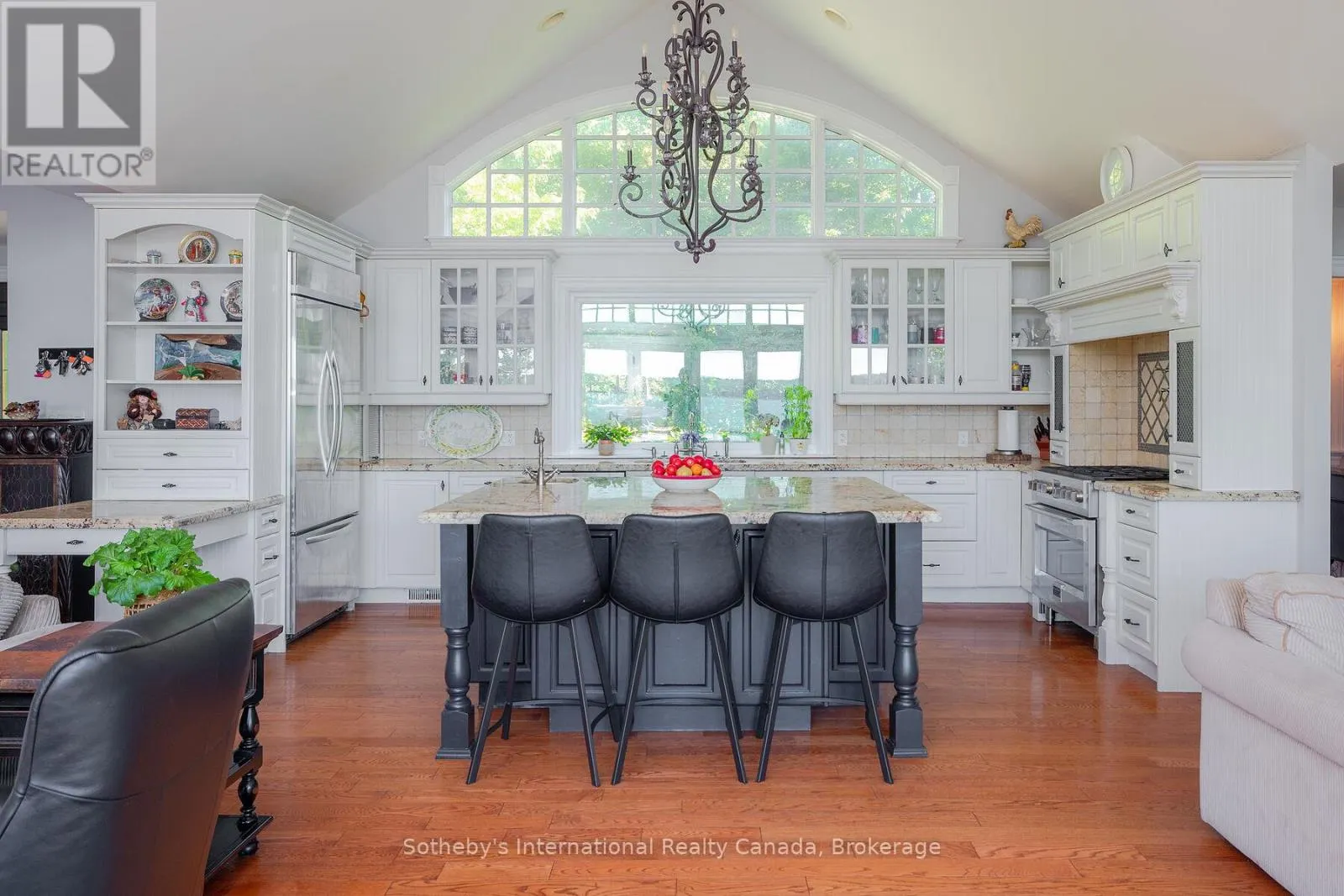 2533 RIDGE ROAD W