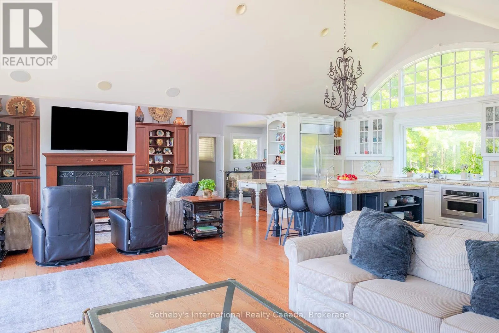 2533 RIDGE ROAD W