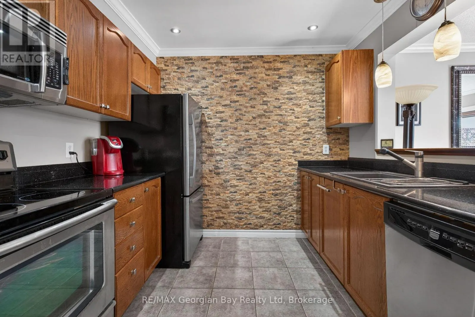 177 SOUTHWINDS CRESCENT