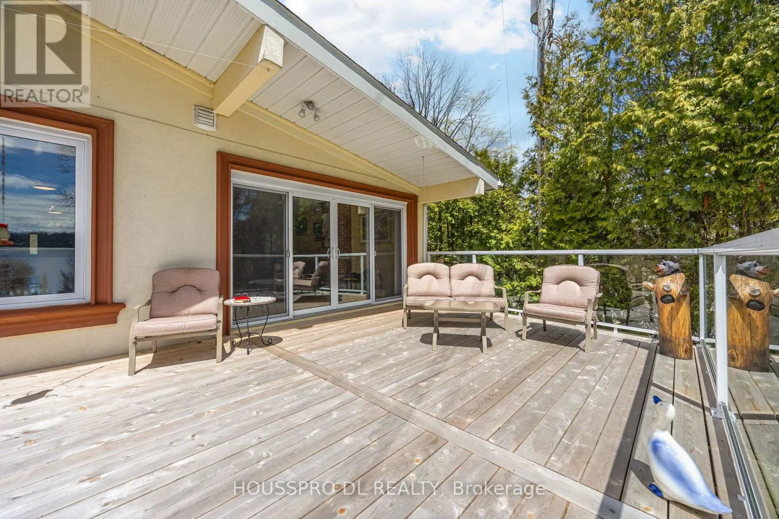 2683 LAKESHORE ROAD E