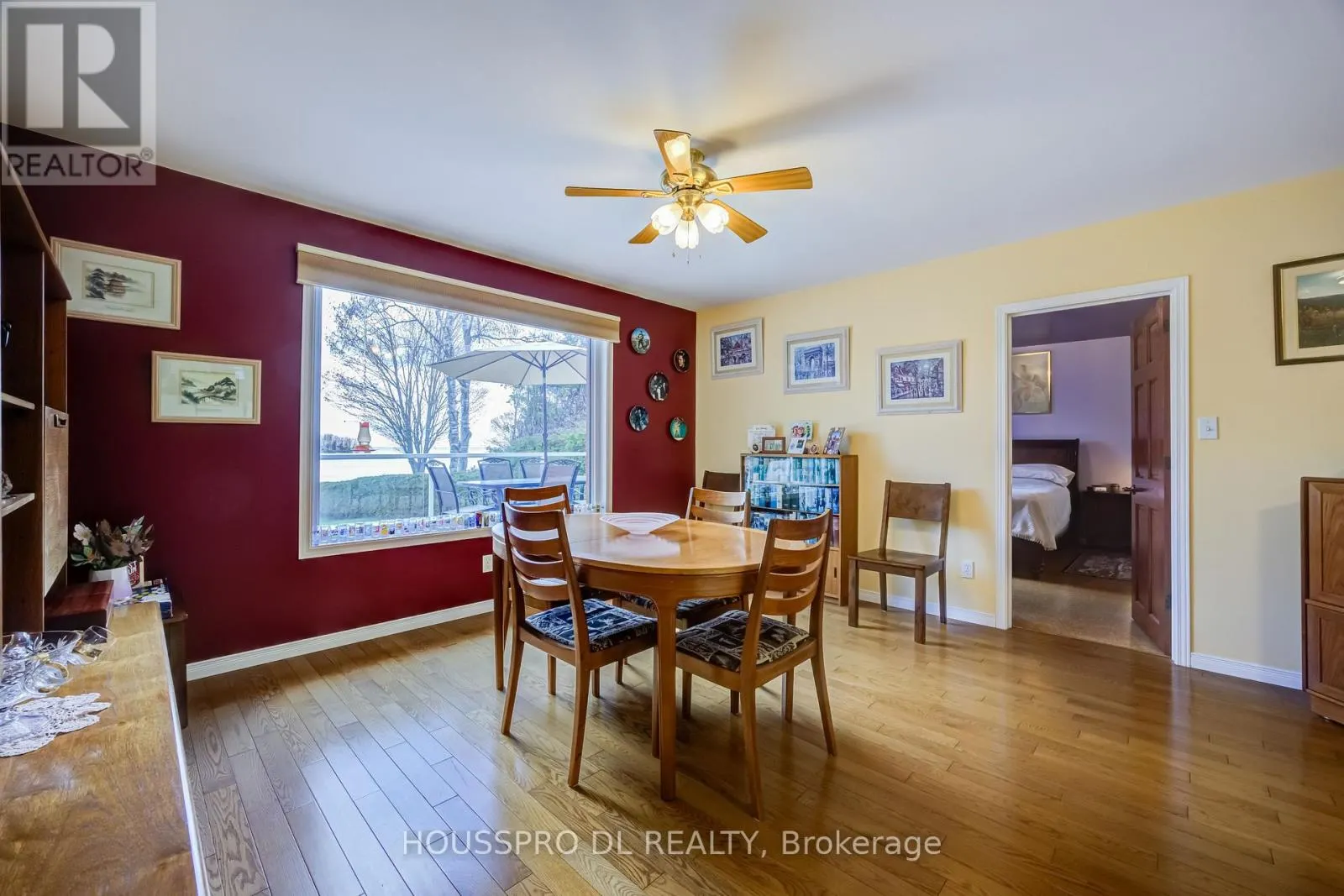 2683 LAKESHORE ROAD E