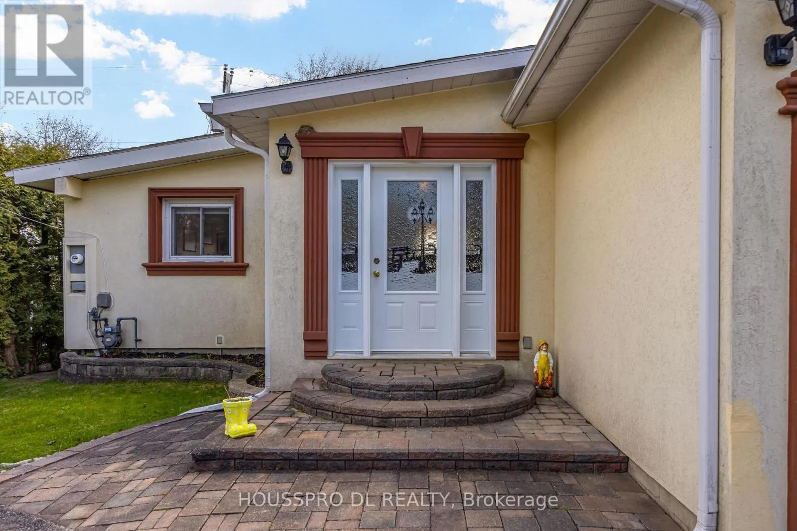 2683 LAKESHORE ROAD E