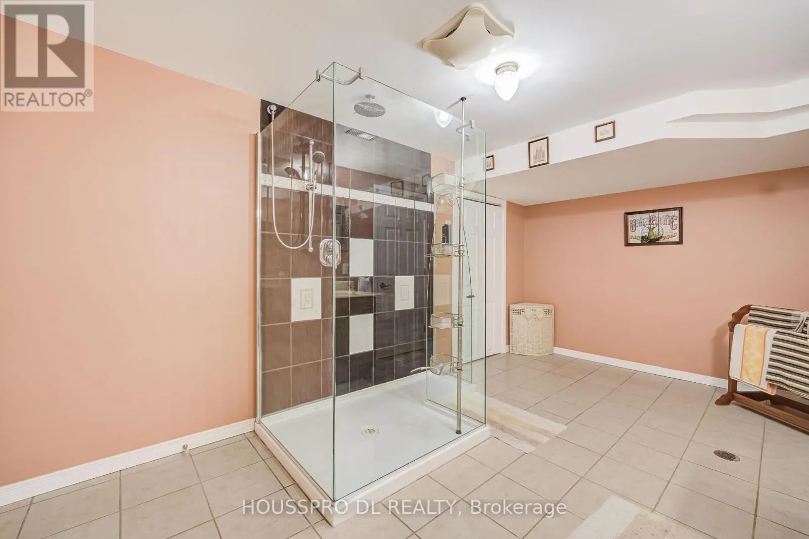 2683 LAKESHORE ROAD E