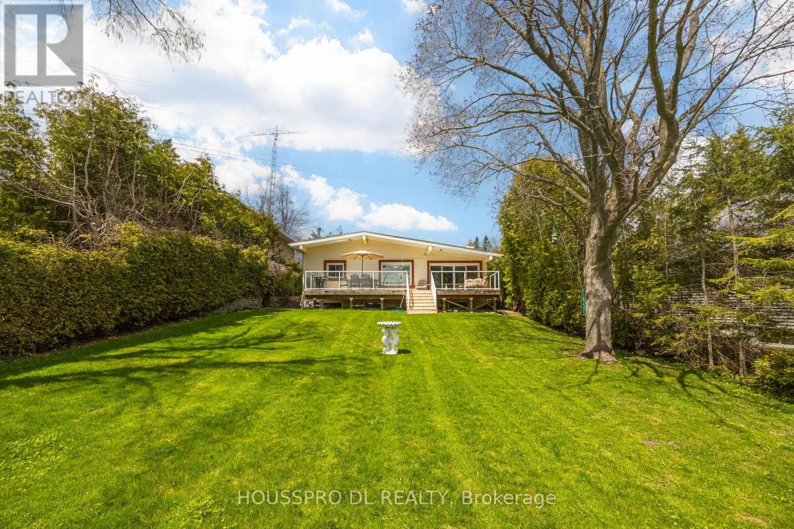 2683 LAKESHORE ROAD E