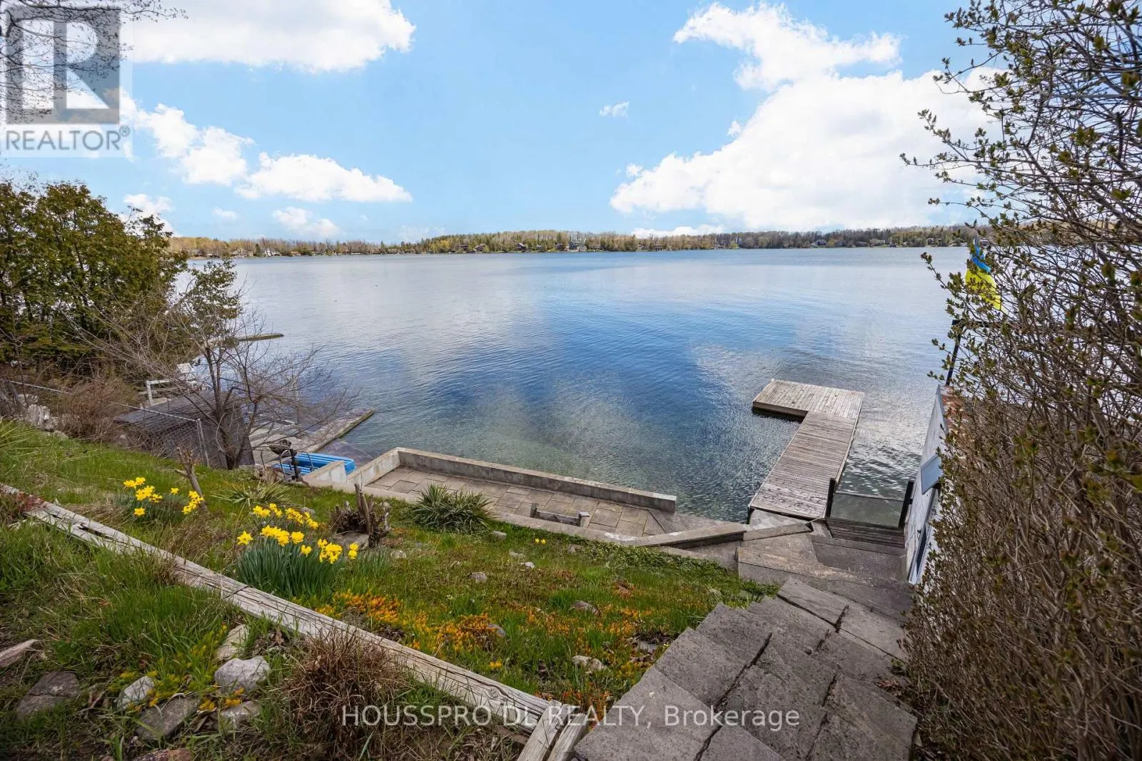 2683 LAKESHORE ROAD E