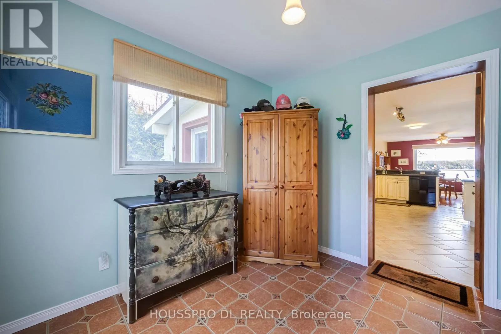 2683 LAKESHORE ROAD E