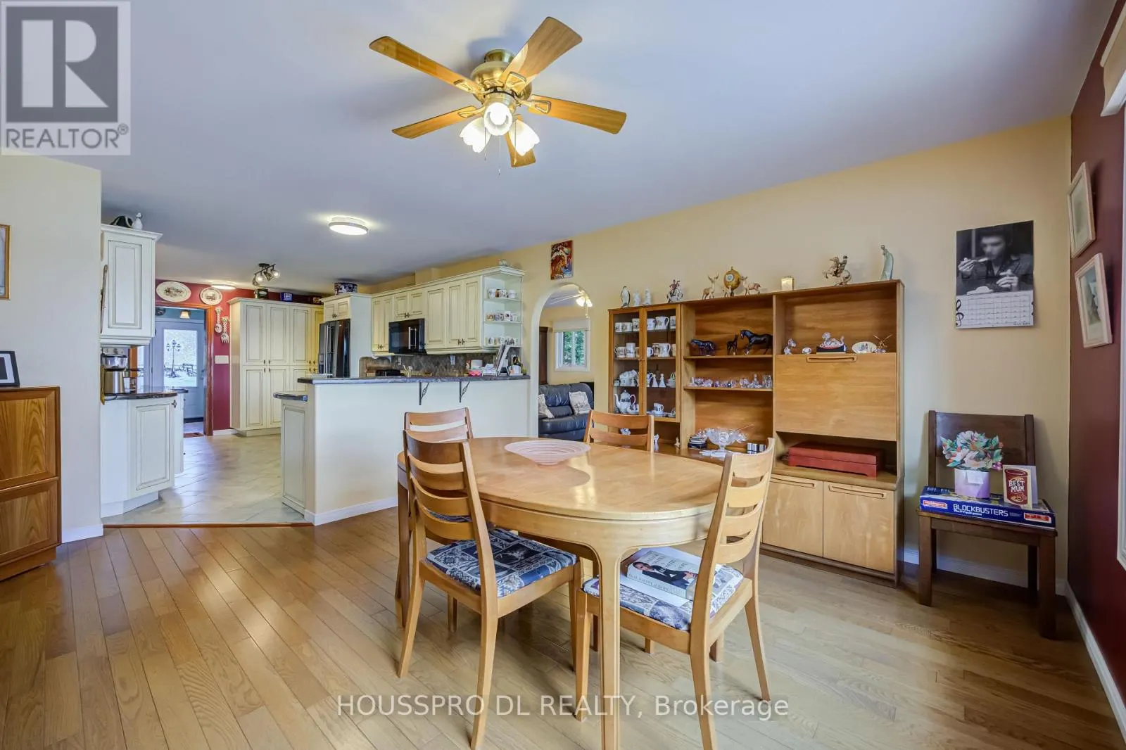 2683 LAKESHORE ROAD E