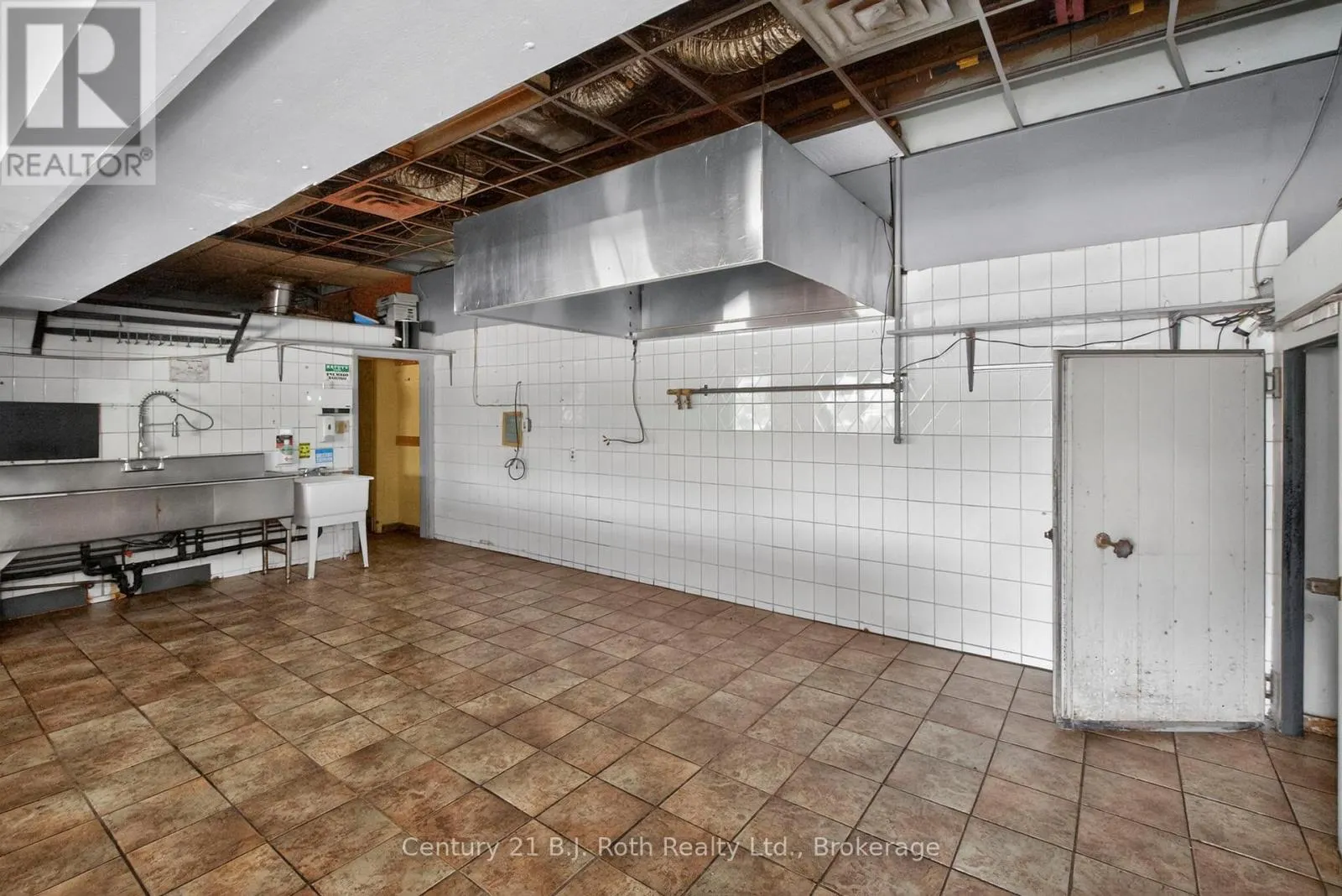 3 - 338 PARK STREET #3