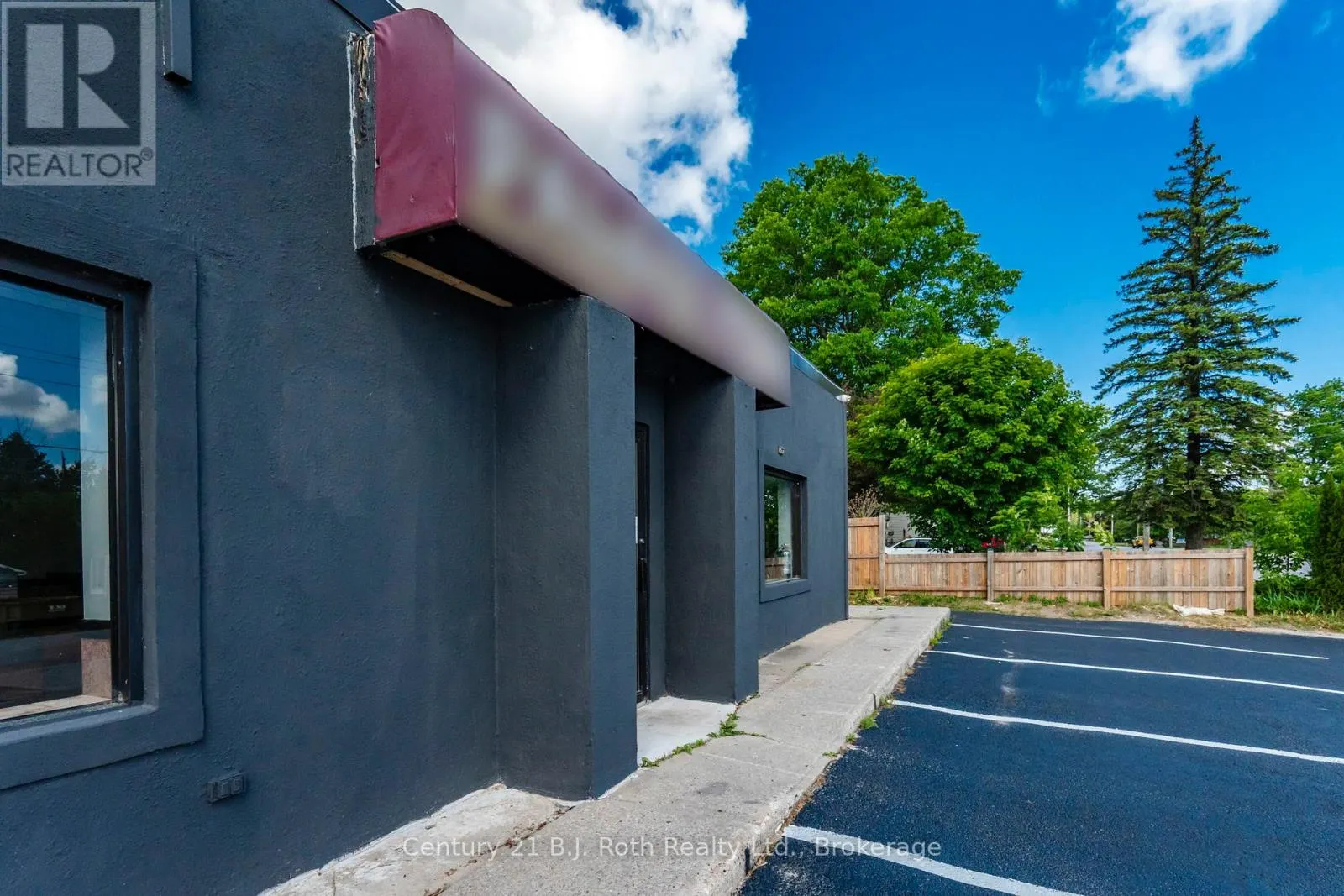 3 - 338 PARK STREET #3