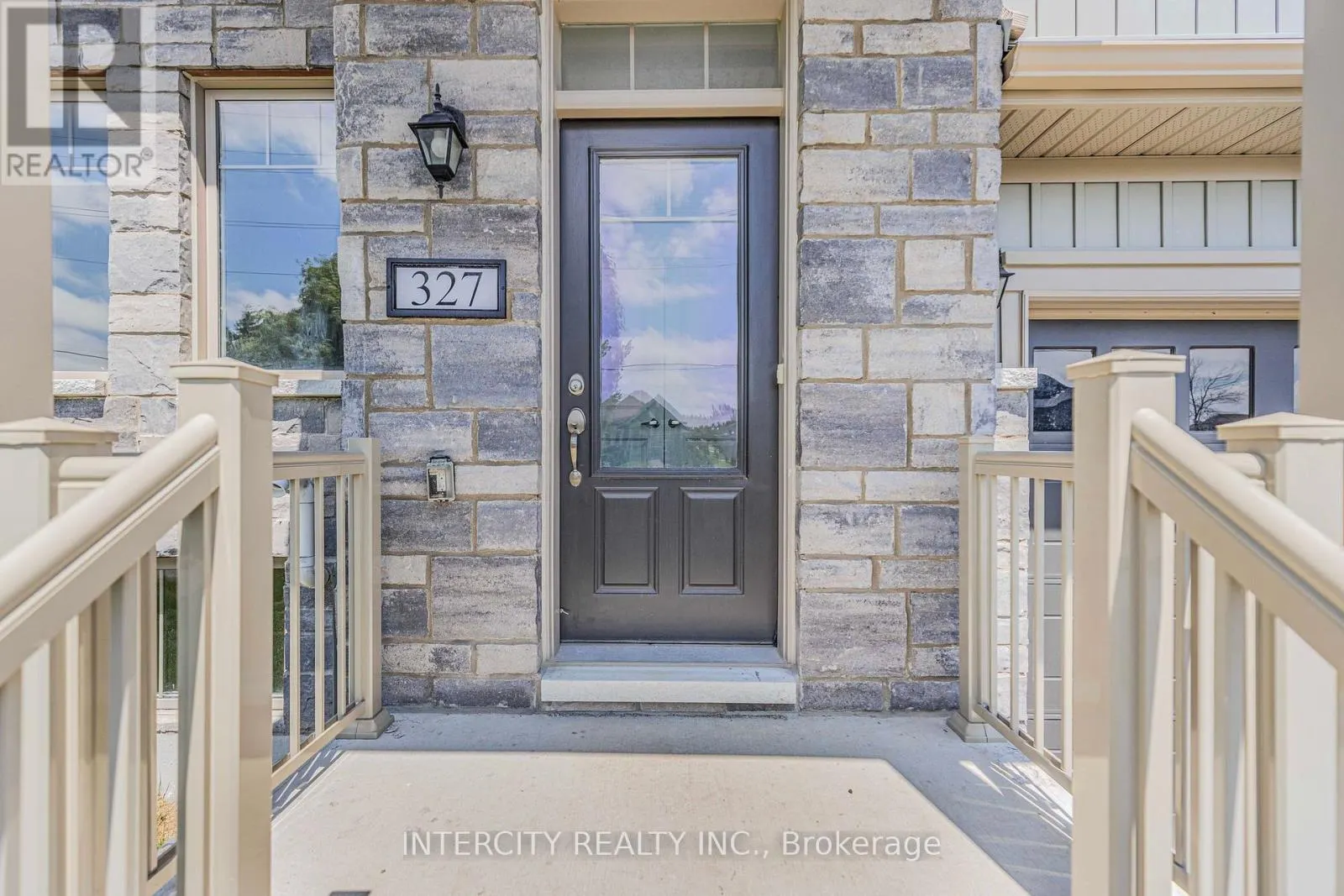 327 QUEBEC STREET