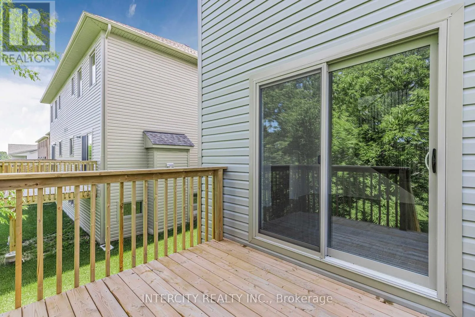 327 QUEBEC STREET