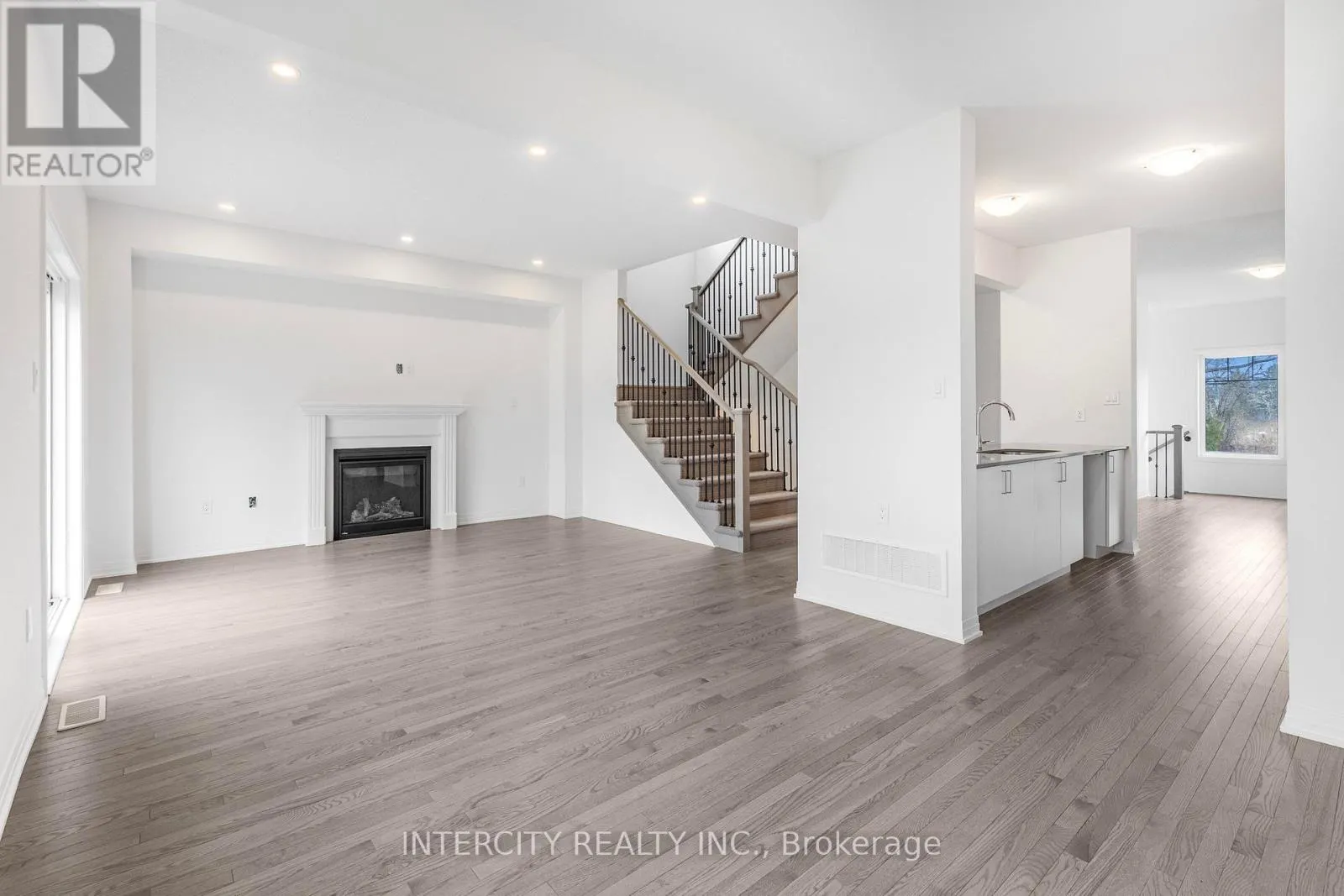 345 QUEBEC STREET