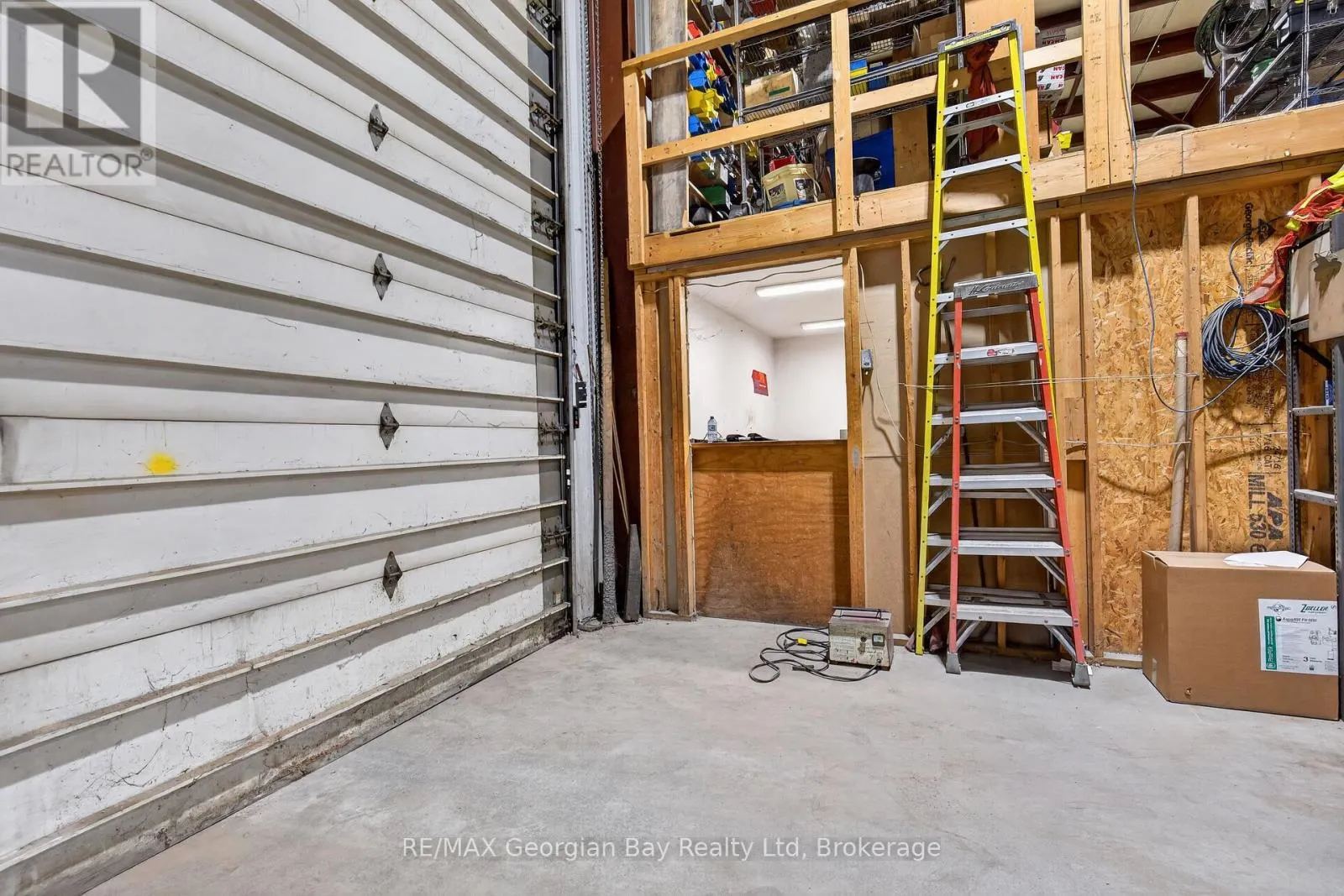 32 INDUSTRIAL ROAD
