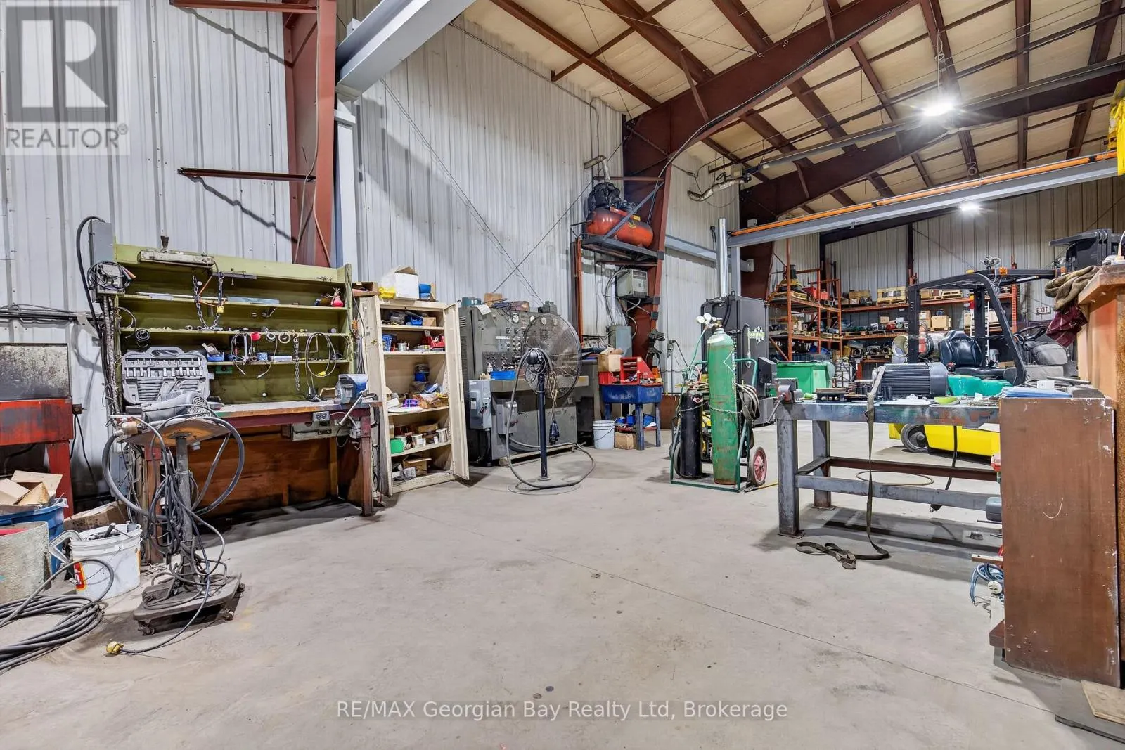 32 INDUSTRIAL ROAD