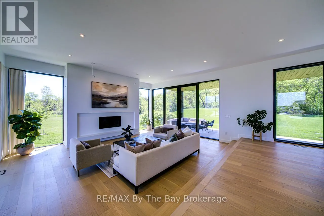 18 RAINTREE COURT
