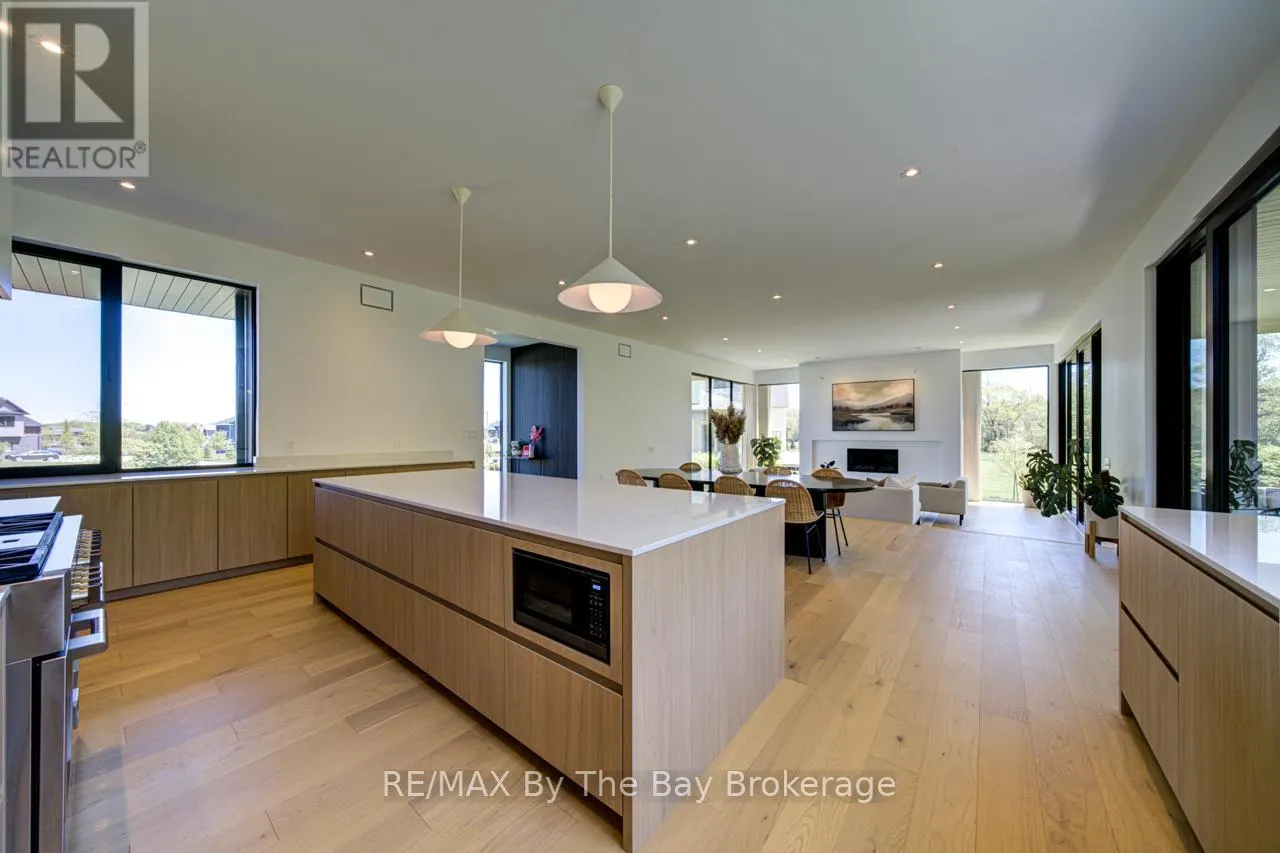 18 RAINTREE COURT
