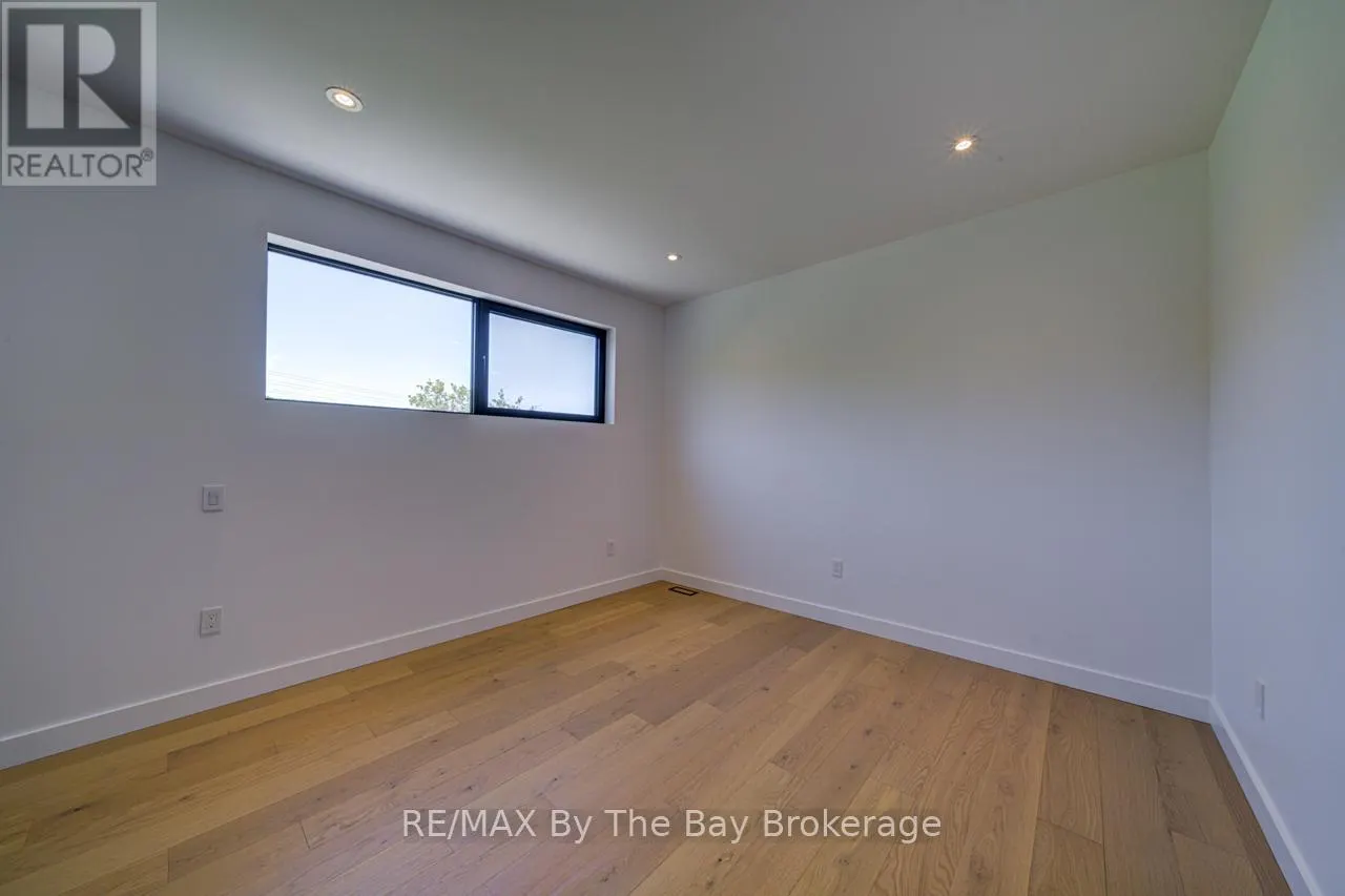 18 RAINTREE COURT