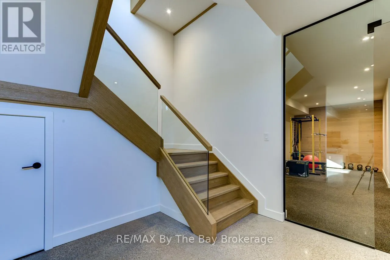 18 RAINTREE COURT