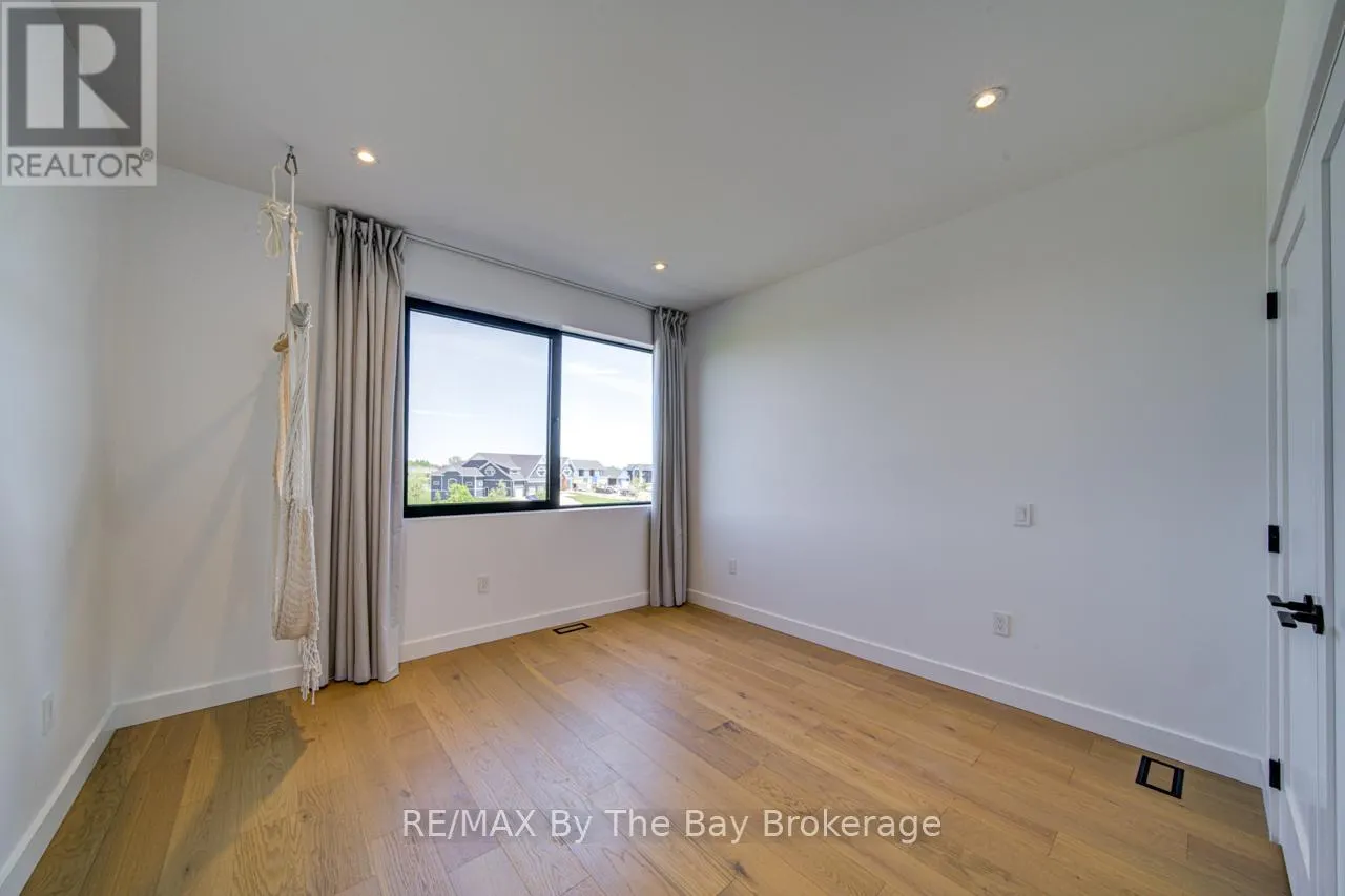 18 RAINTREE COURT