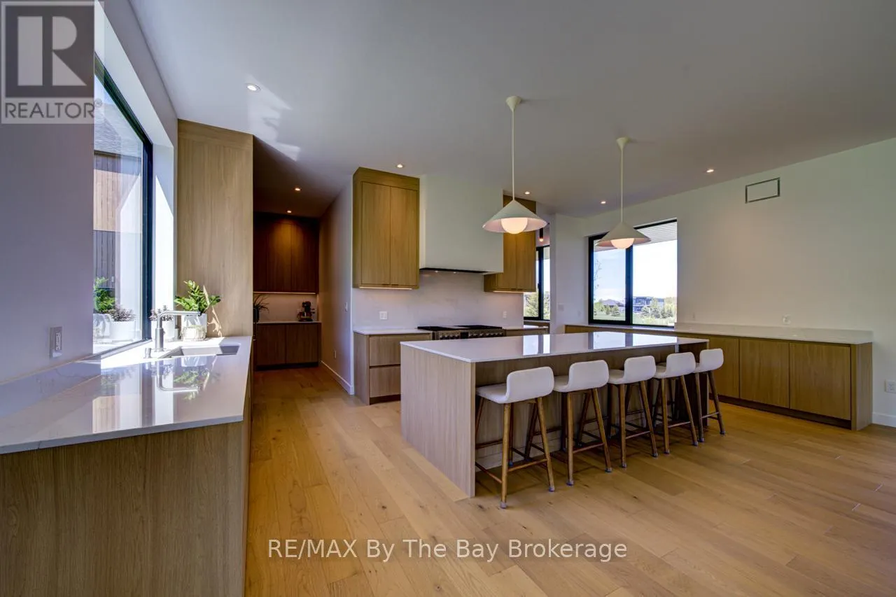 18 RAINTREE COURT