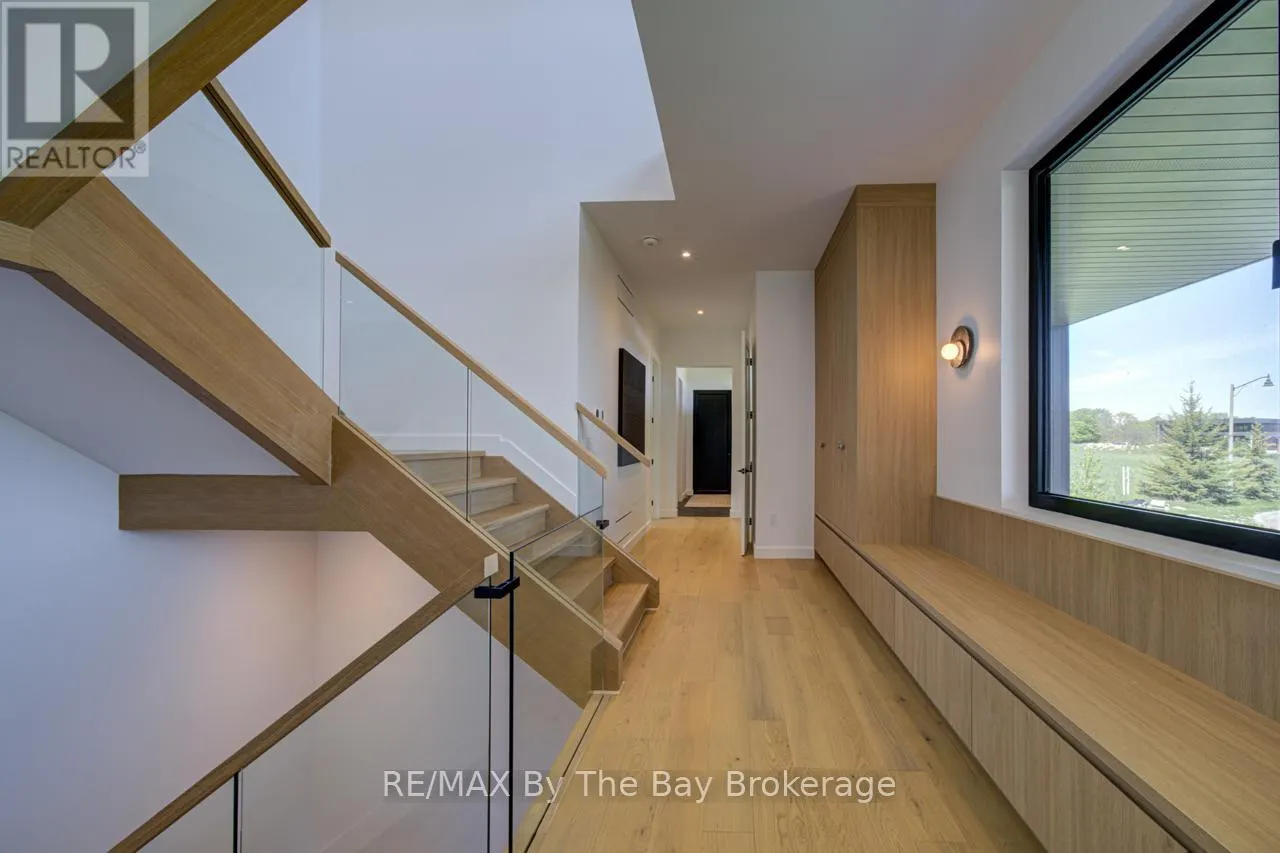18 RAINTREE COURT