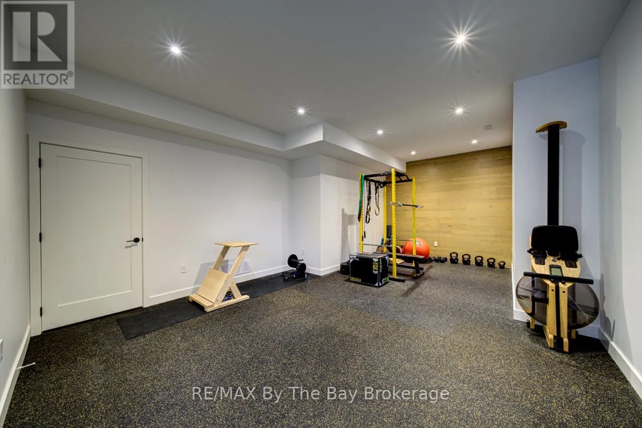 18 RAINTREE COURT