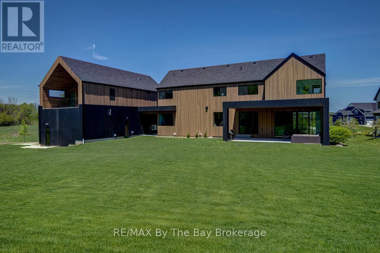 18 RAINTREE COURT