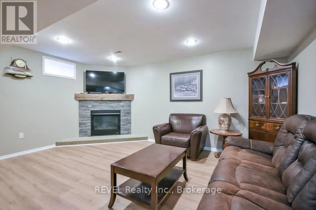 179 LUCKPORT CRESCENT
