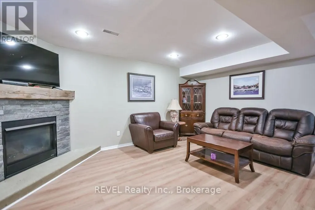 179 LUCKPORT CRESCENT