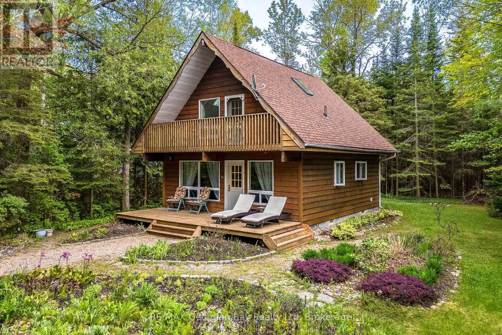 2 RIDOUT COURT