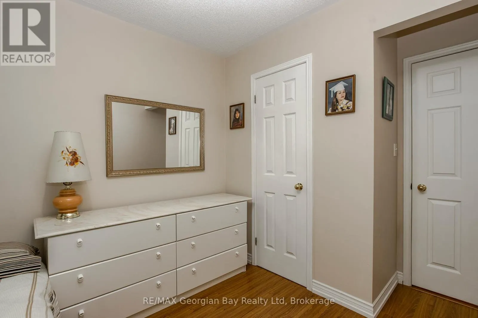 2 RIDOUT COURT