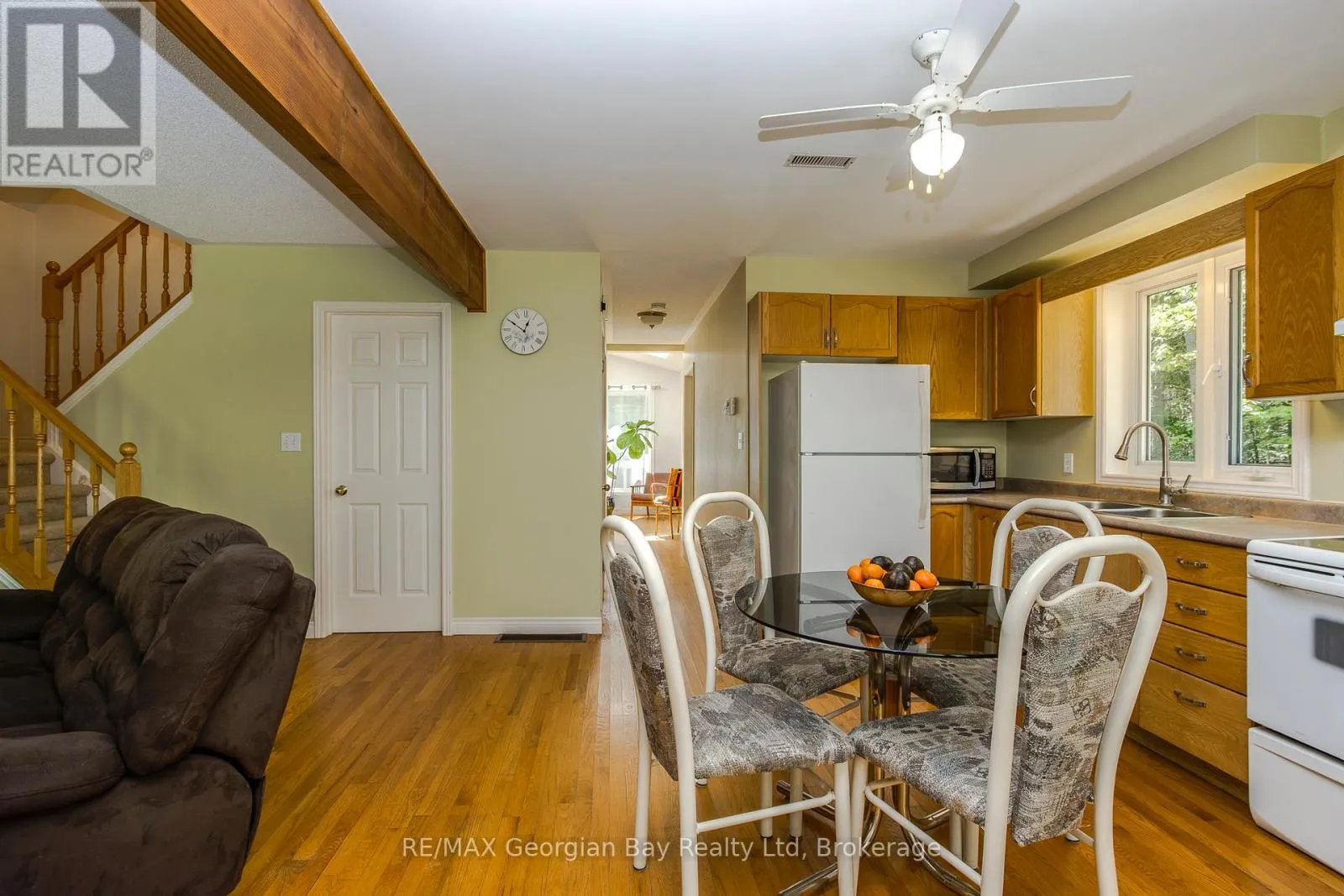 2 RIDOUT COURT