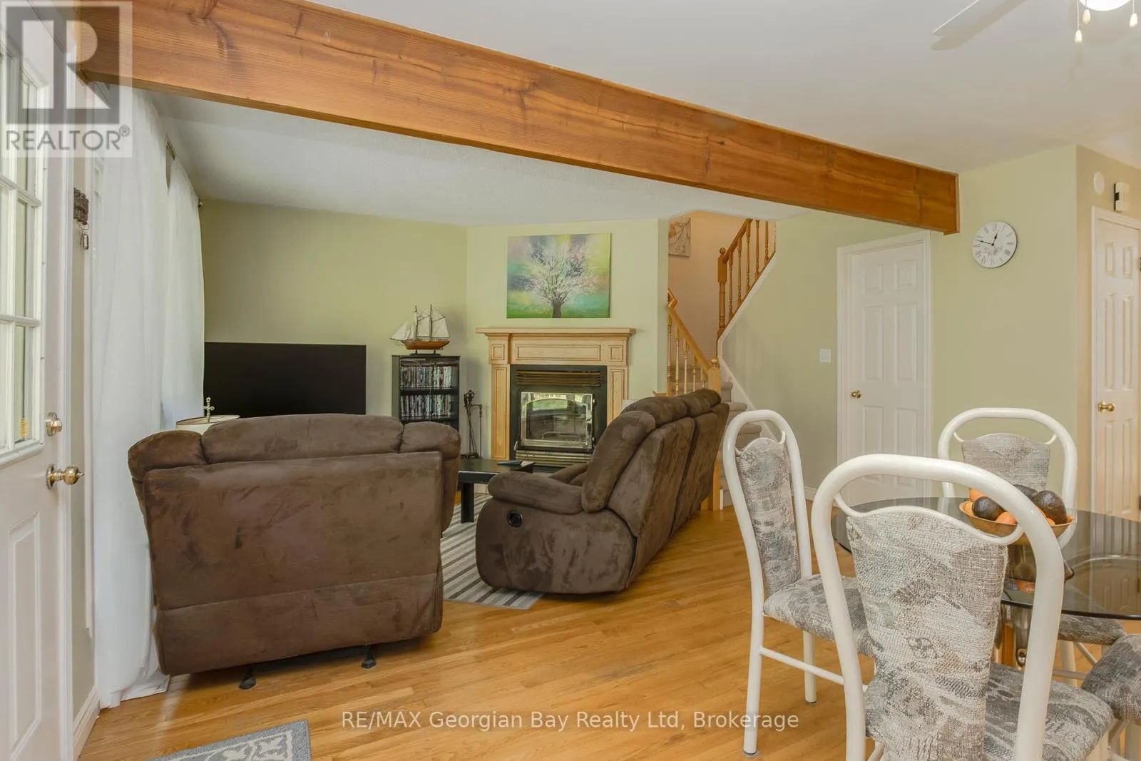 2 RIDOUT COURT