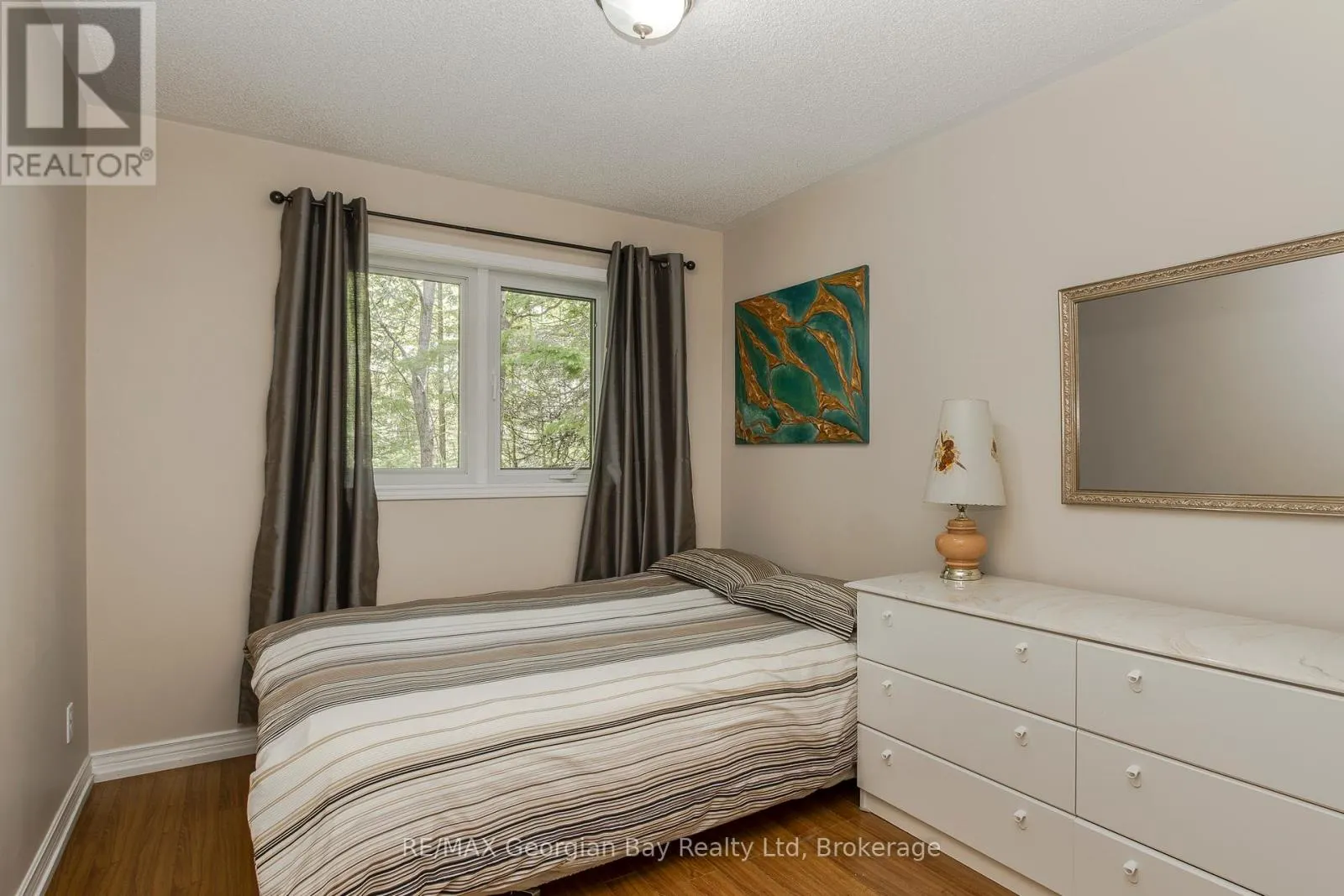 2 RIDOUT COURT