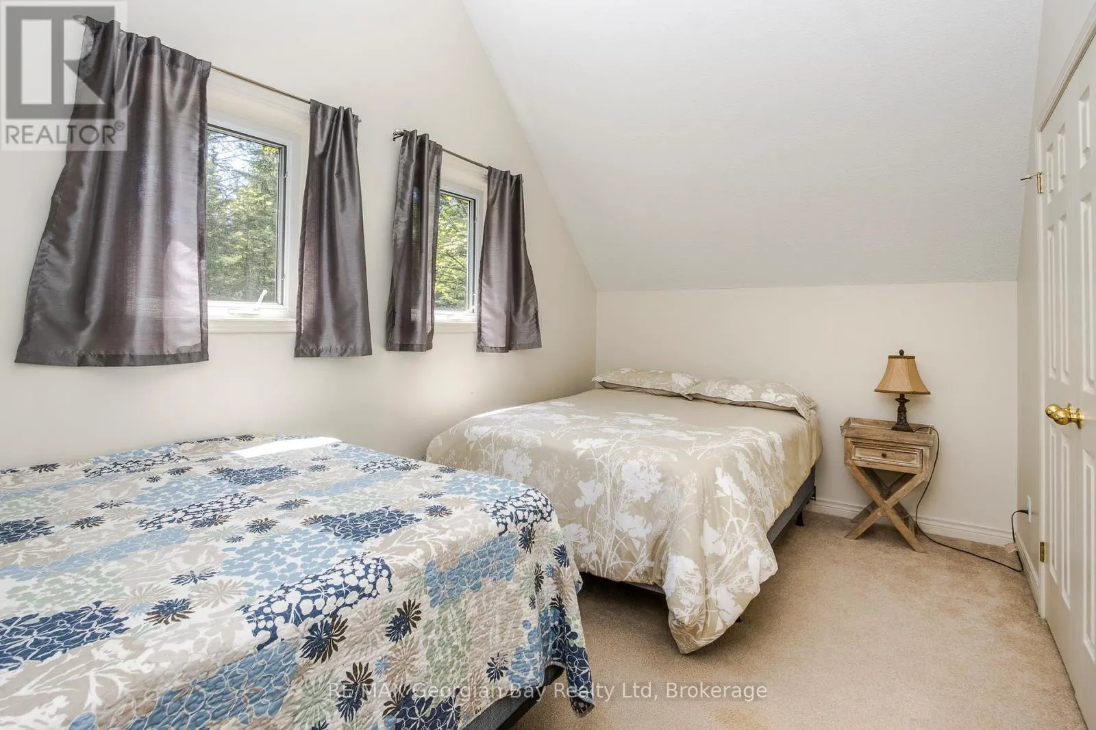 2 RIDOUT COURT