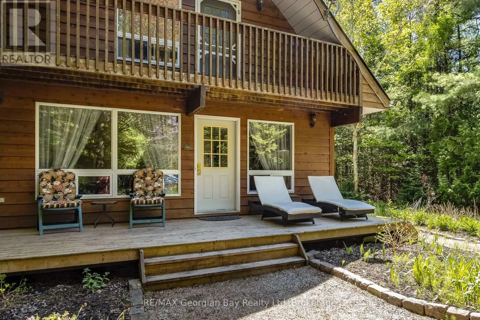 2 RIDOUT COURT