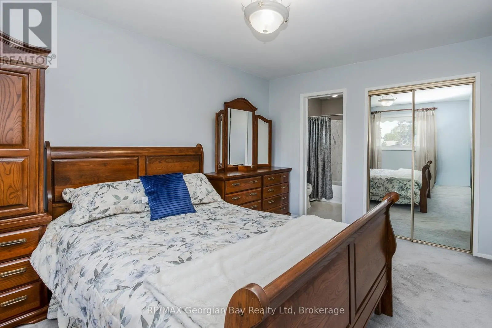 1010 GLEN EAGLES CRESCENT