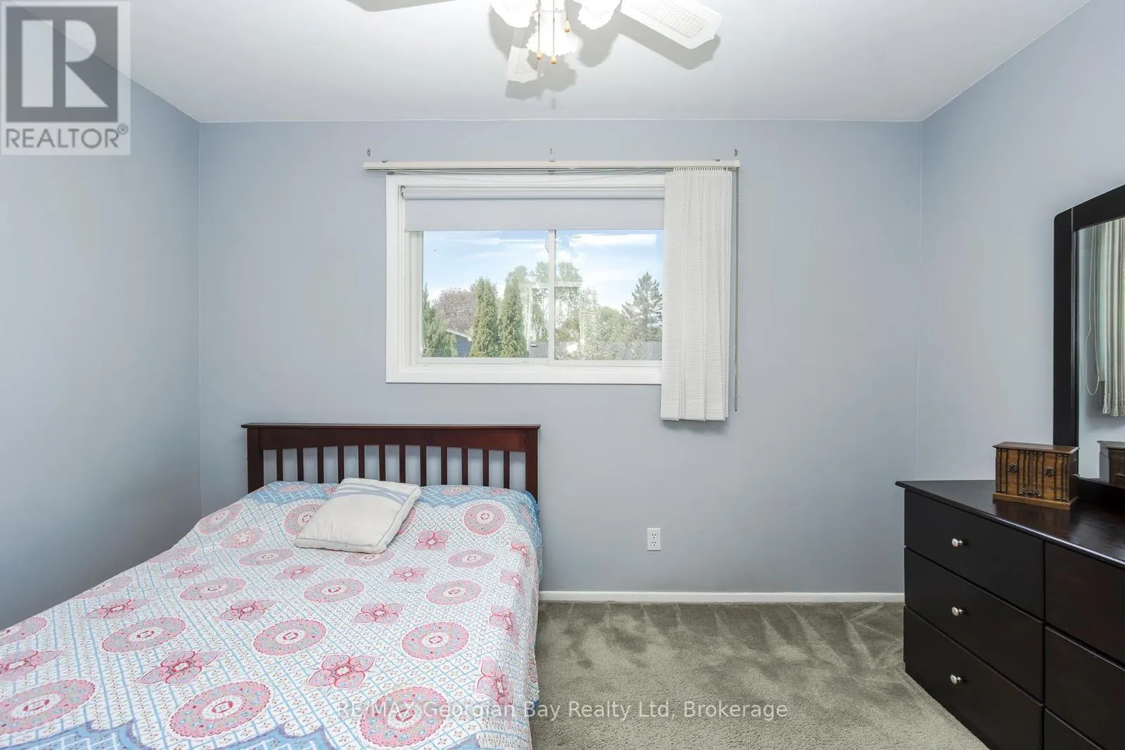 1010 GLEN EAGLES CRESCENT