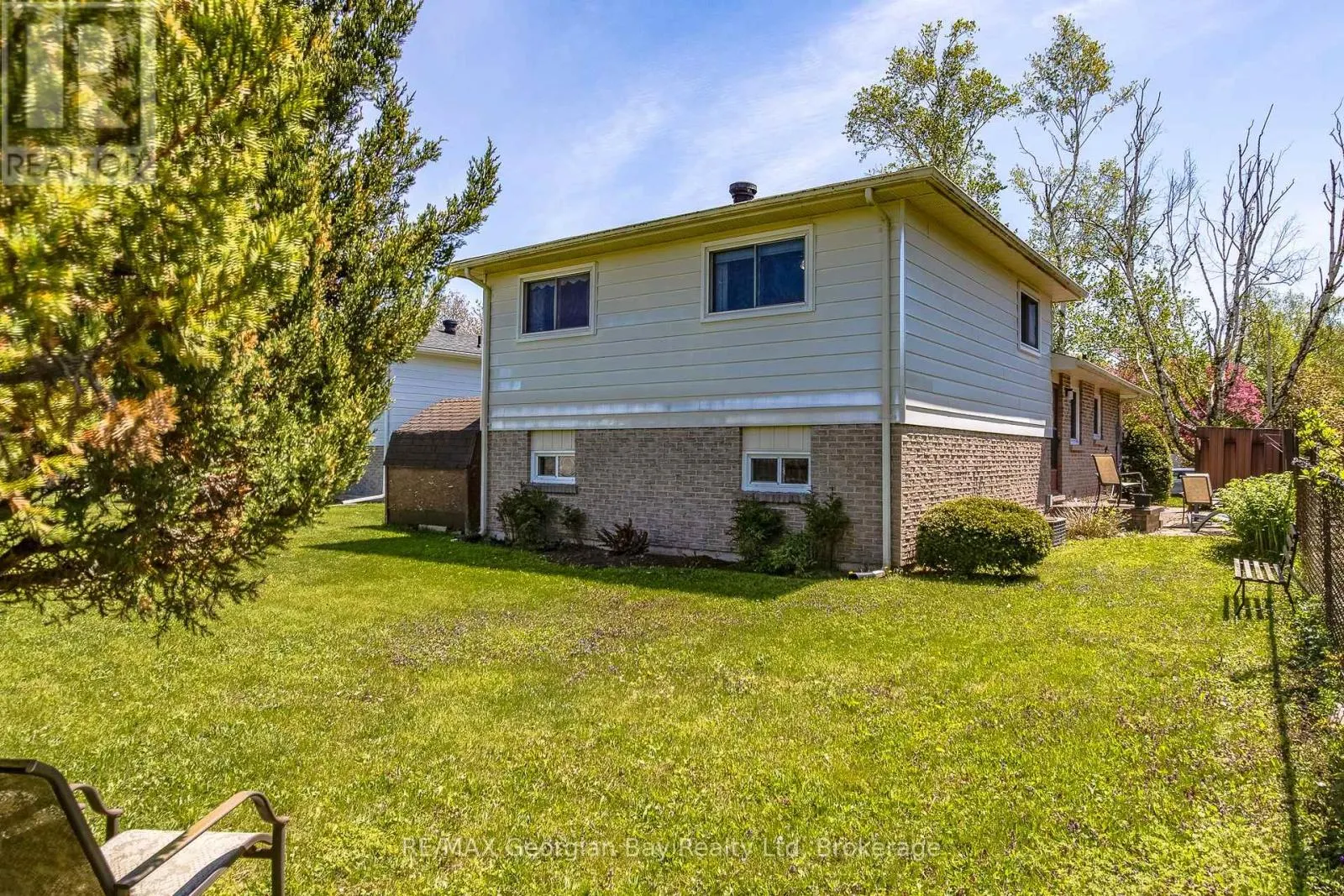 1010 GLEN EAGLES CRESCENT