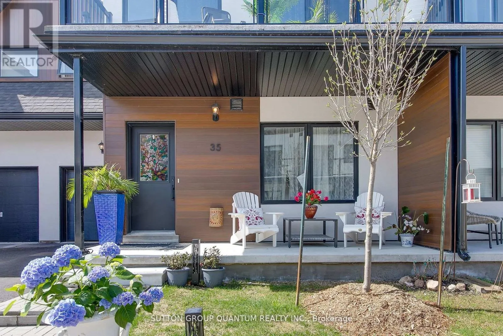 35 RUBY CRESCENT