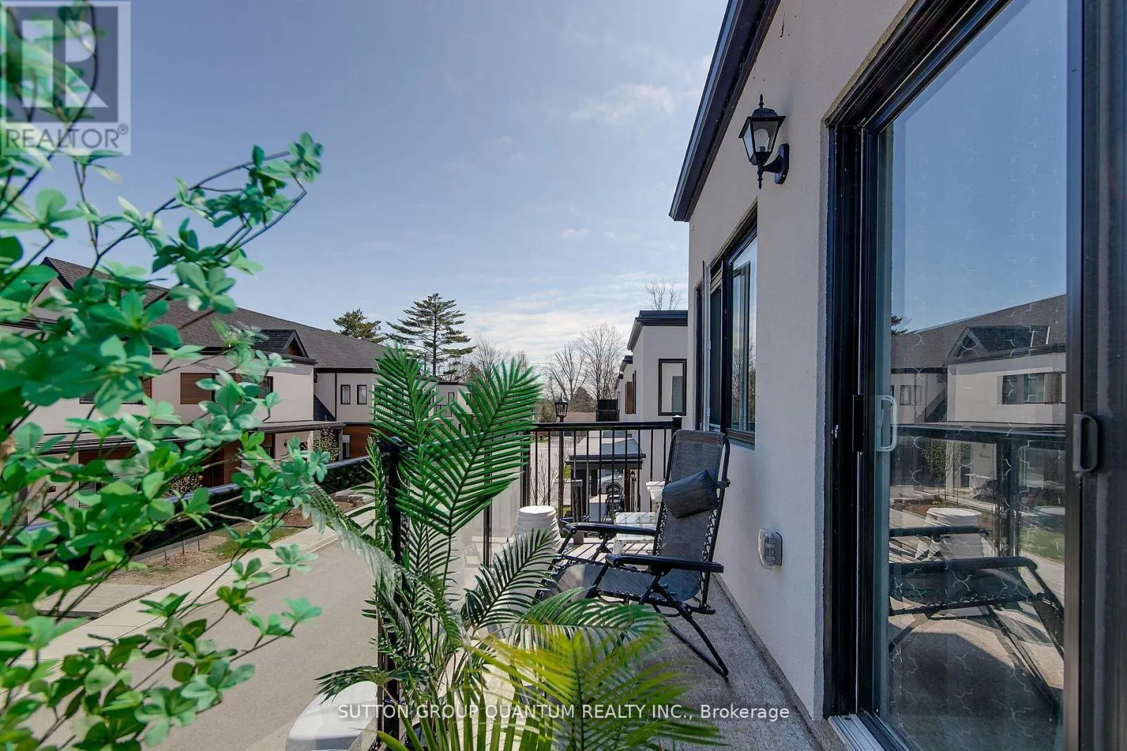 35 RUBY CRESCENT
