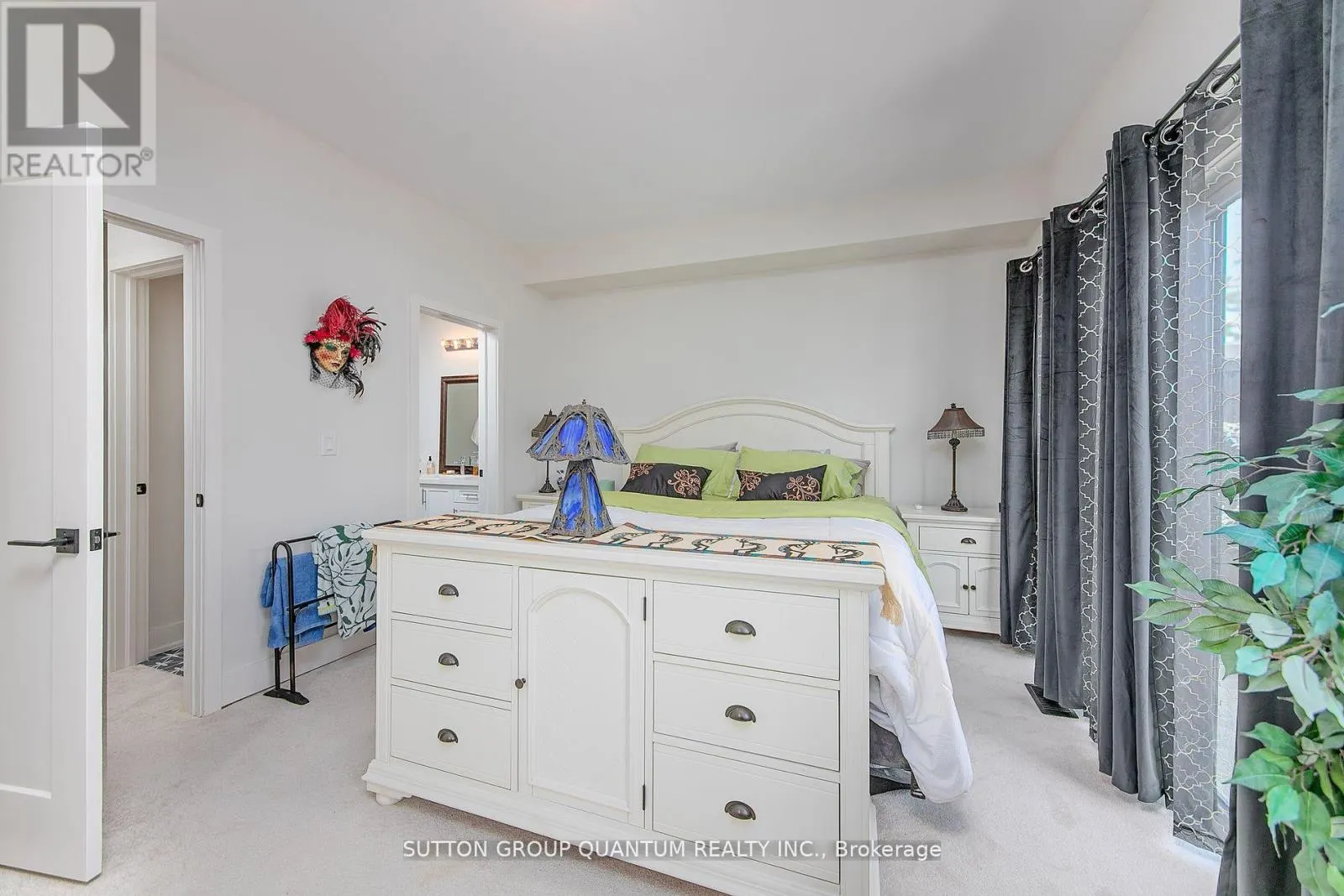 35 RUBY CRESCENT