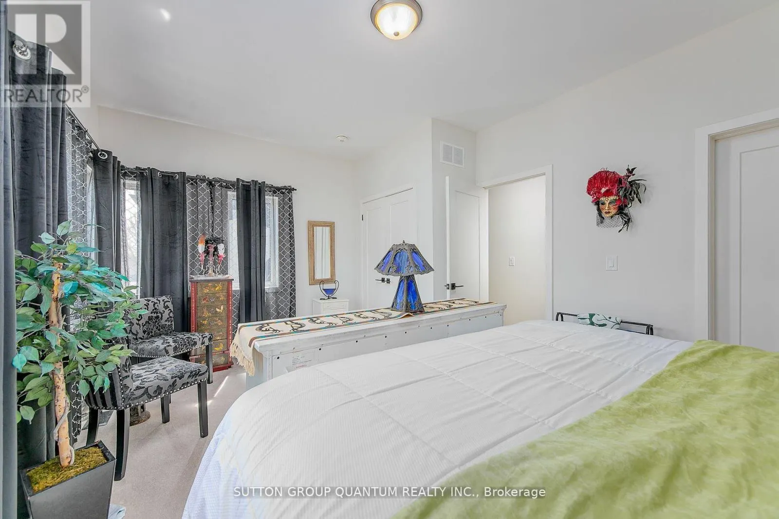 35 RUBY CRESCENT