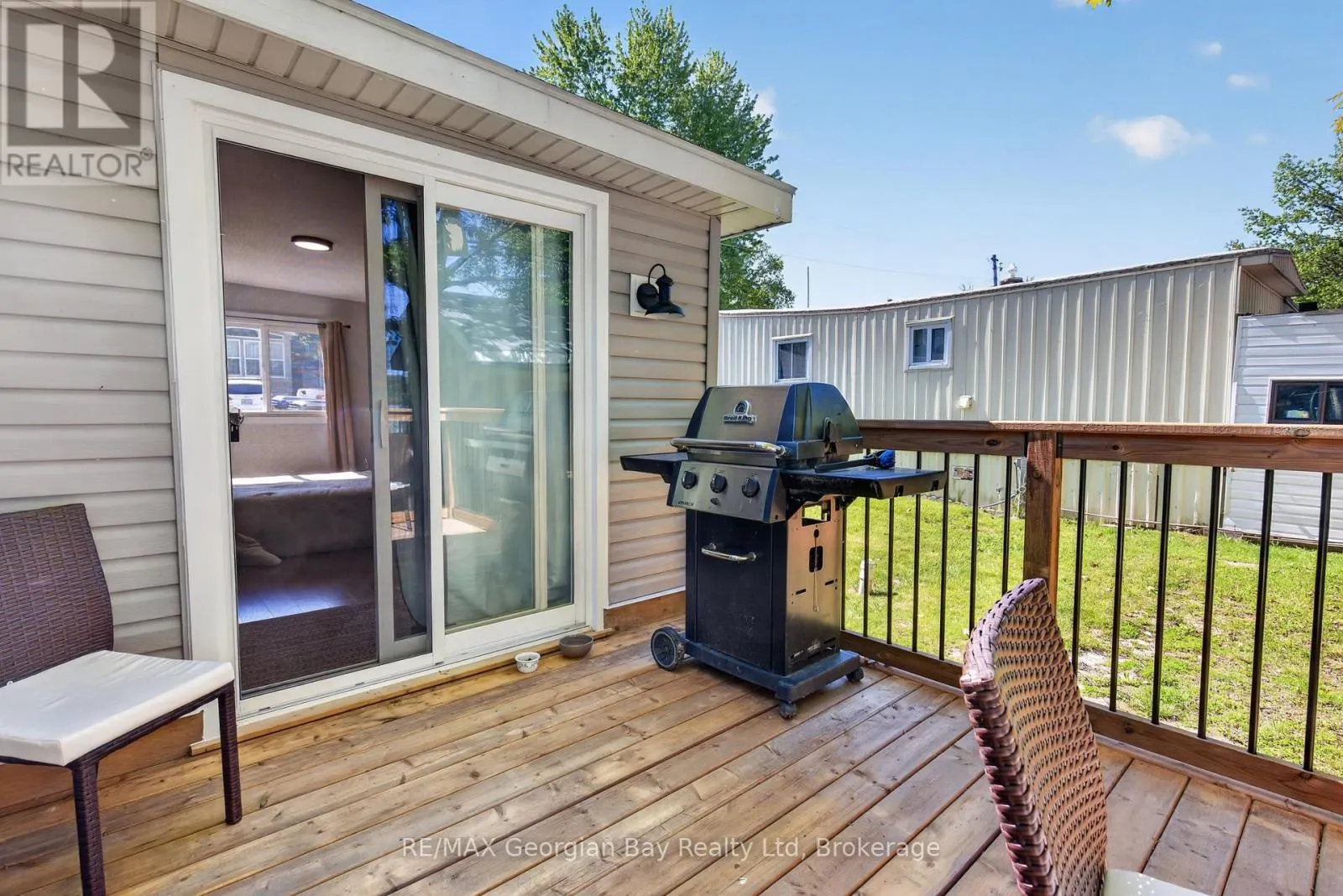 24 LAKESHORE ROAD
