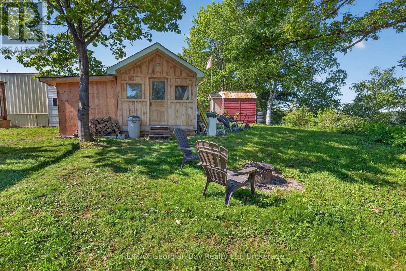 24 LAKESHORE ROAD