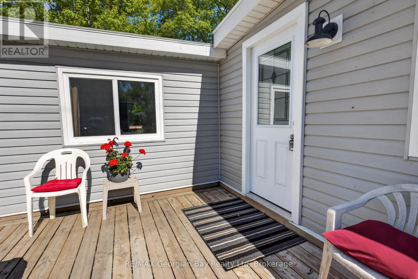 24 LAKESHORE ROAD